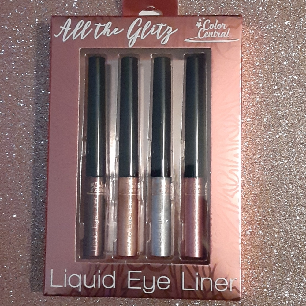 COLOR CENTRAL ALL THE GLITZ LIQUID EYE LINER